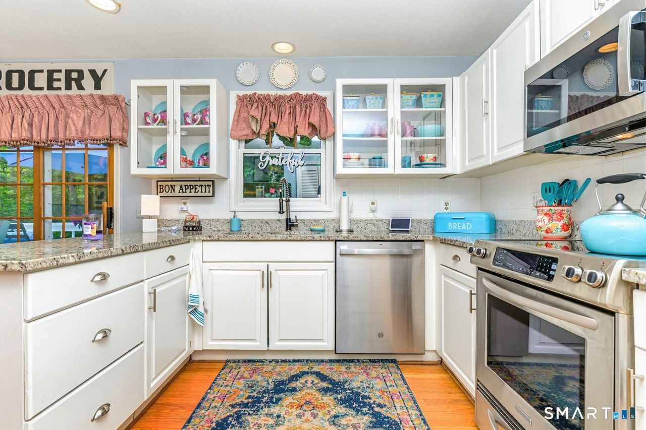 73 Long Hill Road Deep River, CT 06417 - Photo 11 of 40 A Well Appointed Kitchen