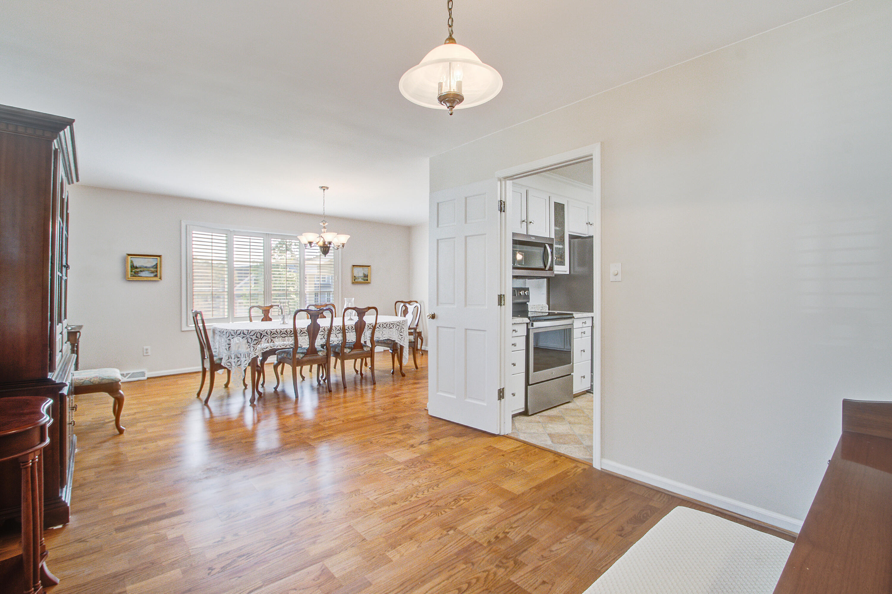 677 Pawley Road Mount Pleasant, SC 29464 - Photo 14 of 72 677 (12)