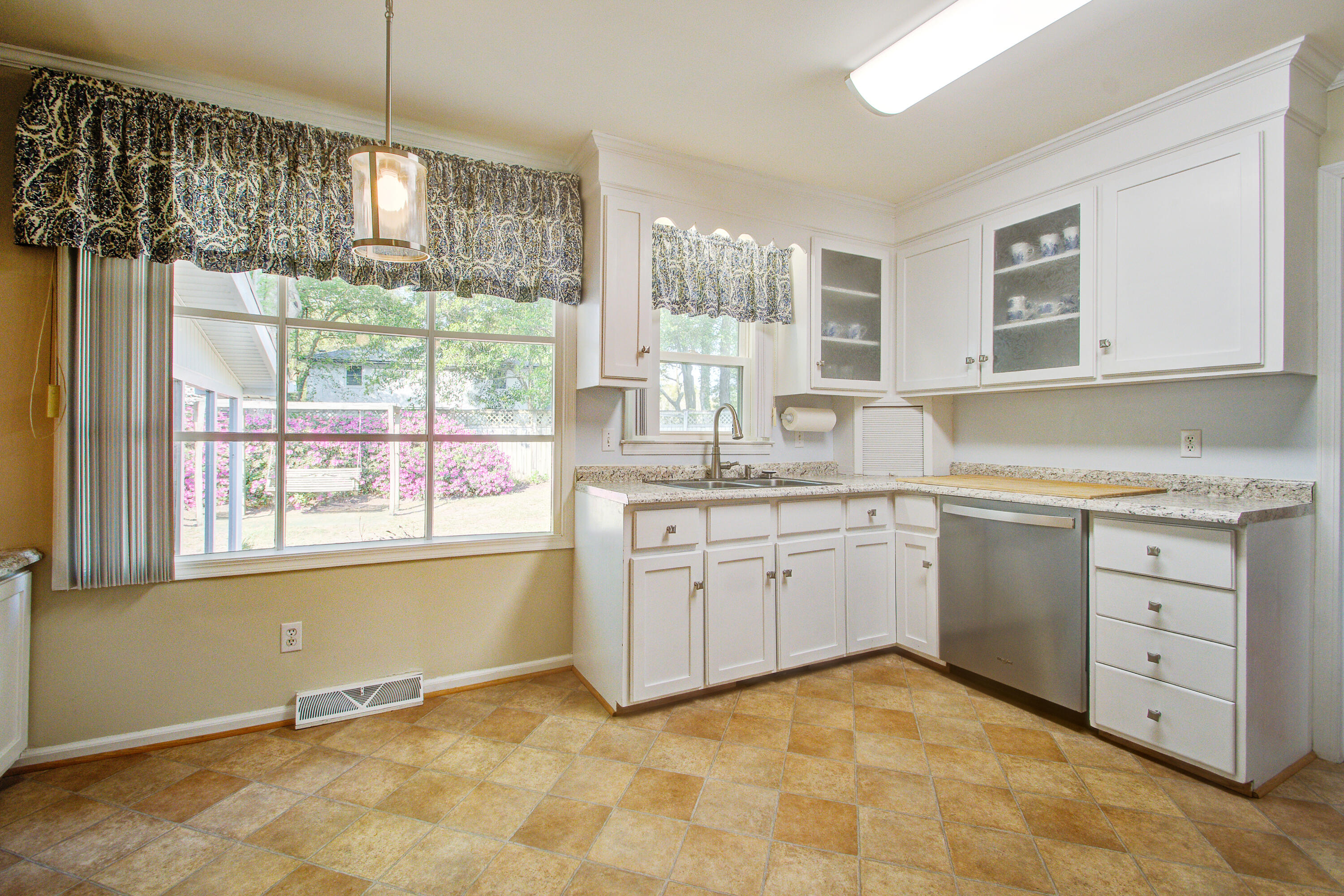 677 Pawley Road Mount Pleasant, SC 29464 - Photo 18 of 72 677 (16)