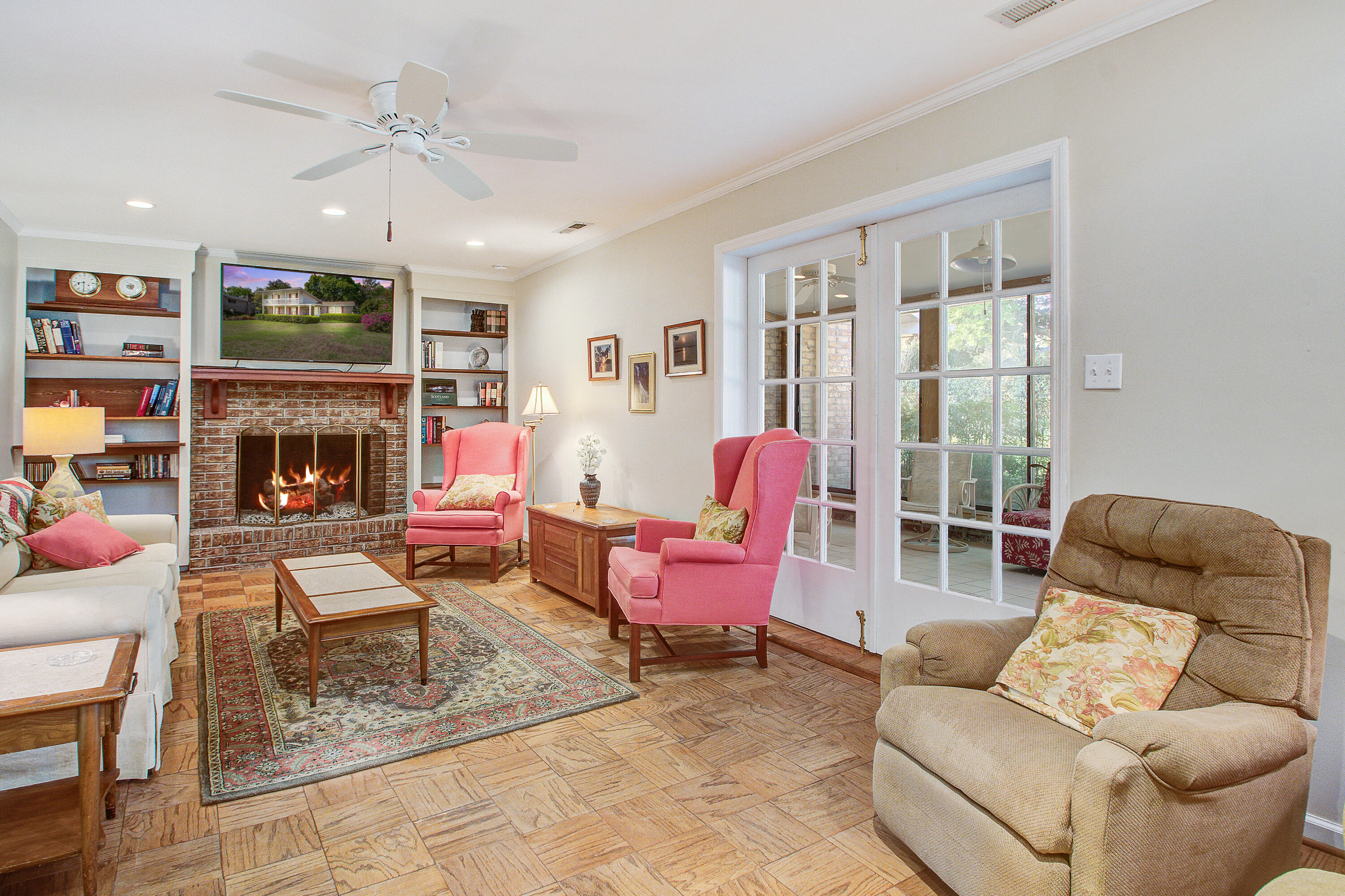 677 Pawley Road Mount Pleasant, SC 29464 - Photo 20 of 72 677 (18)