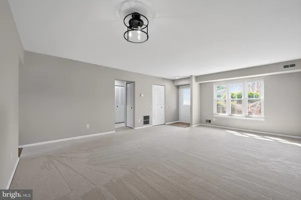 $365,000 | 13770 Flowing Brook Court, Chantilly, VA 20151