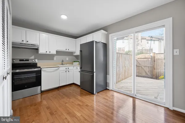 $365,000 | 13770 Flowing Brook Court, Chantilly, VA 20151