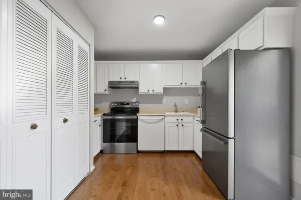 $365,000 | 13770 Flowing Brook Court, Chantilly, VA 20151