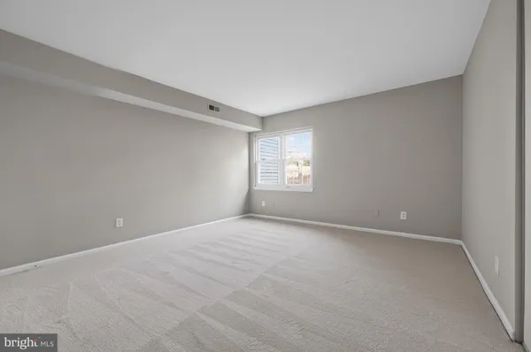 $365,000 | 13770 Flowing Brook Court, Chantilly, VA 20151
