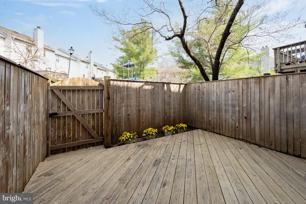 $365,000 | 13770 Flowing Brook Court, Chantilly, VA 20151