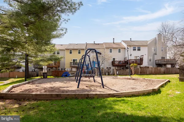 $365,000 | 13770 Flowing Brook Court, Chantilly, VA 20151