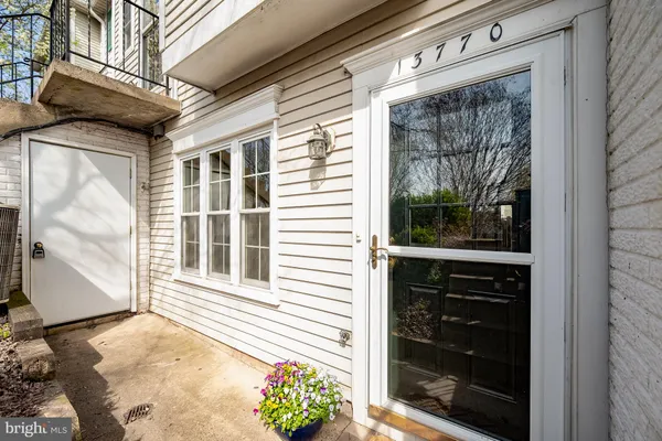 $365,000 | 13770 Flowing Brook Court, Chantilly, VA 20151