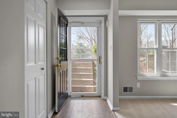 $365,000 | 13770 Flowing Brook Court, Chantilly, VA 20151