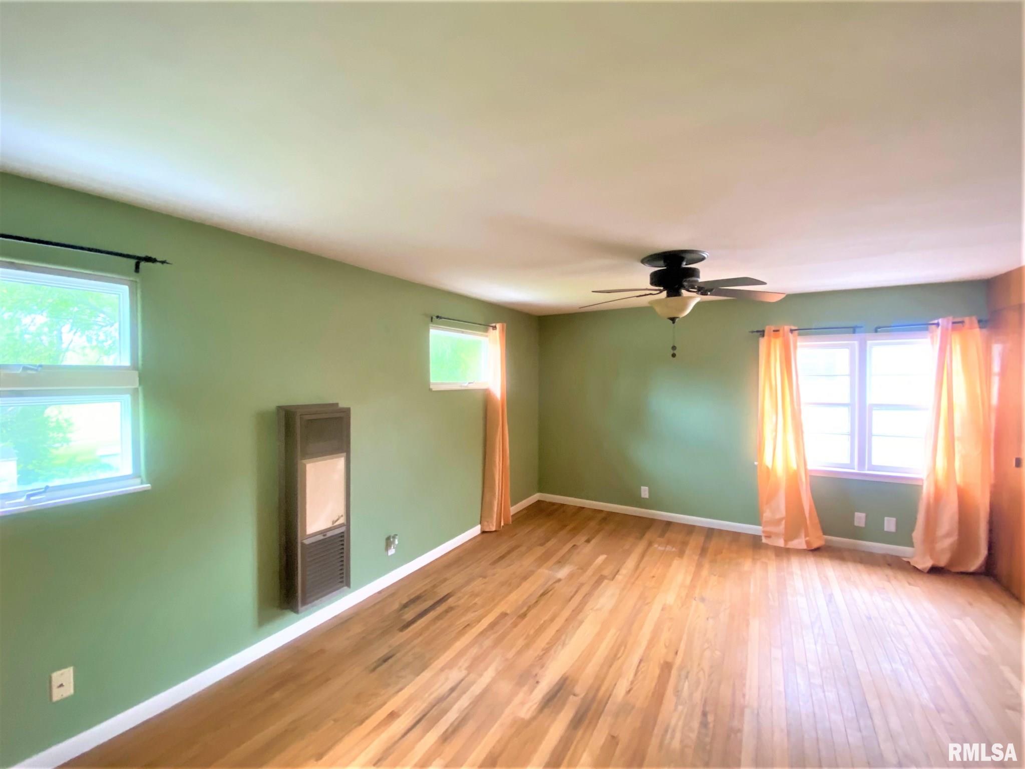 405 Jackson Street Washington, IL 61571 - Photo 14 of 29 Gallery Image 14