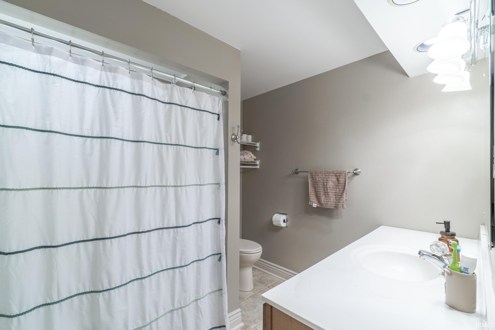 2821 Devon Drive Fort Wayne, IN 46815 - Photo 15 of 36