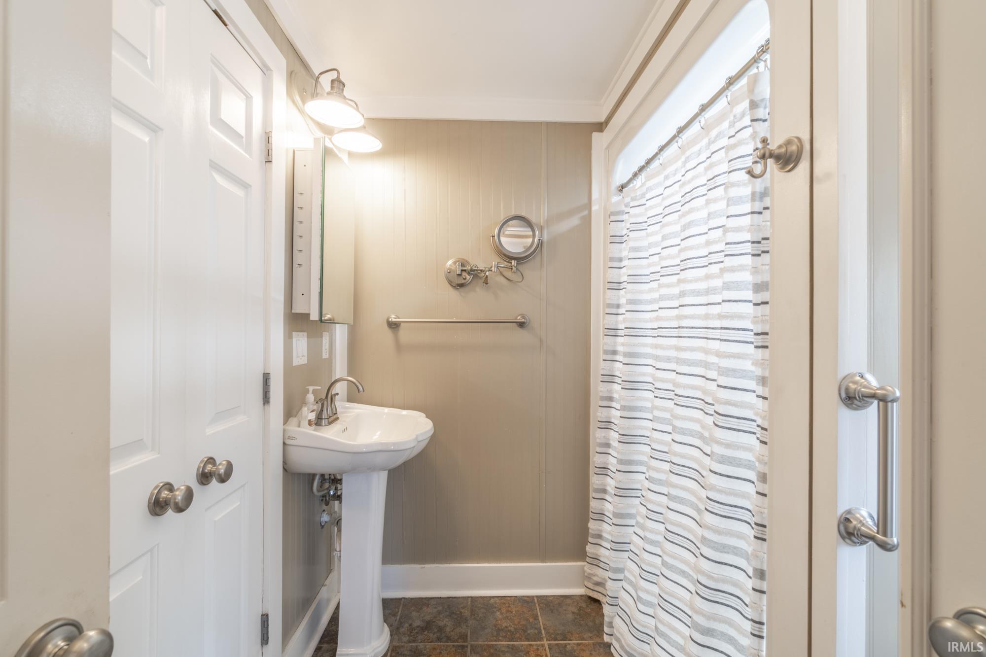 2821 Devon Drive Fort Wayne, IN 46815 - Photo 10 of 36