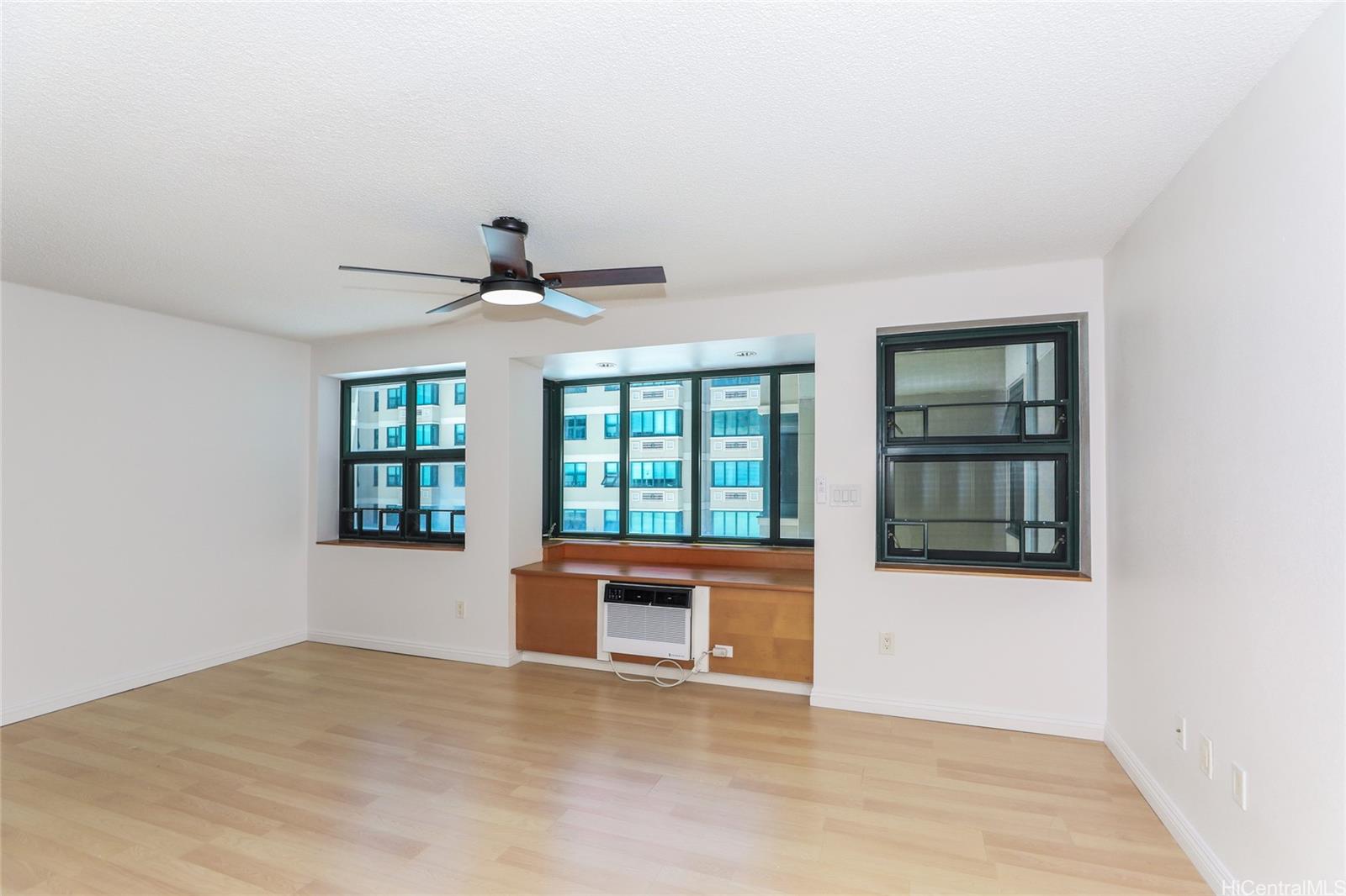 545 Queen Street, Unit 333 Honolulu, HI 96813 - Photo 3 of 24