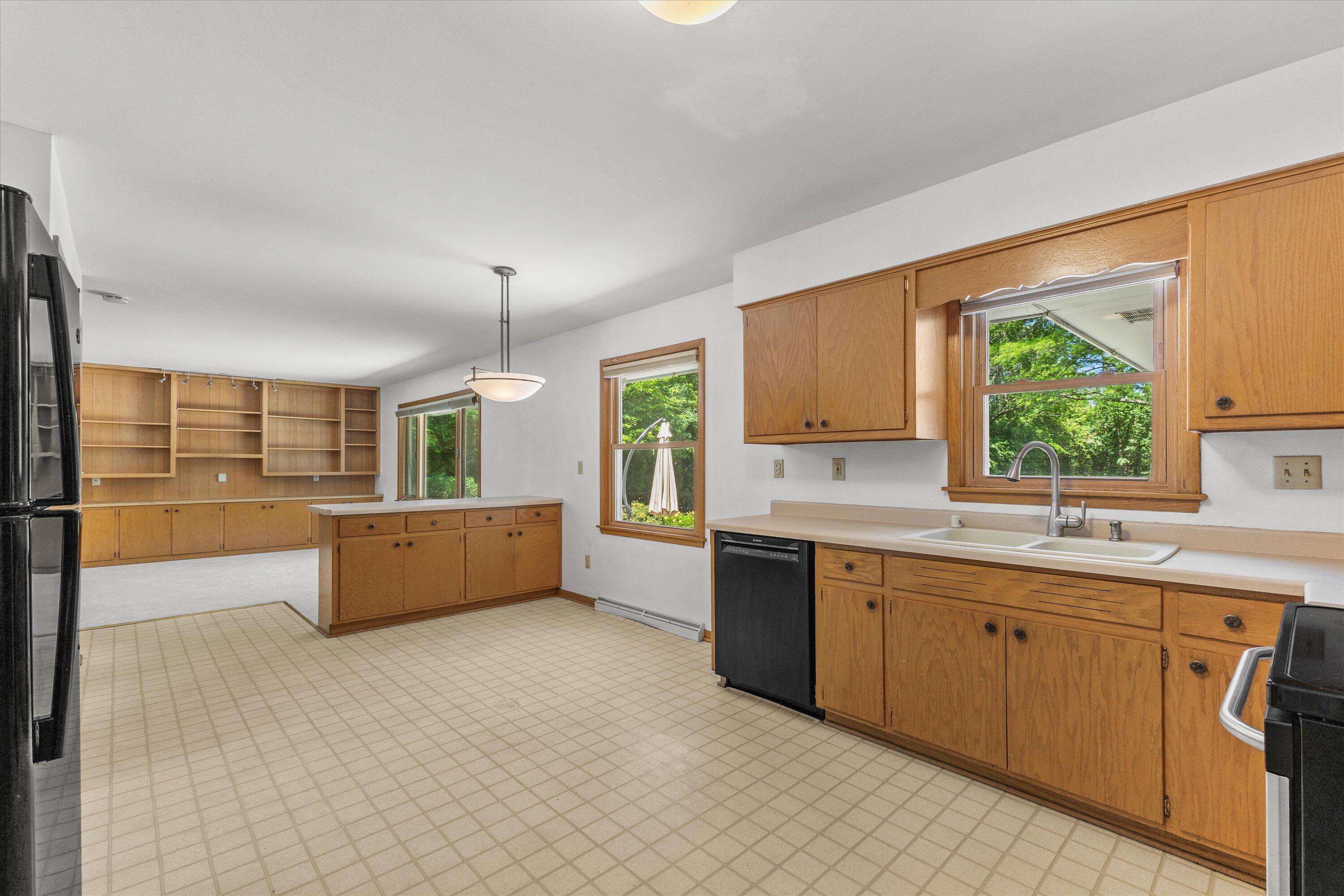 800 East Dean Road Fox Point, WI 53217 - Photo 24 of 35 33-LUKE9393