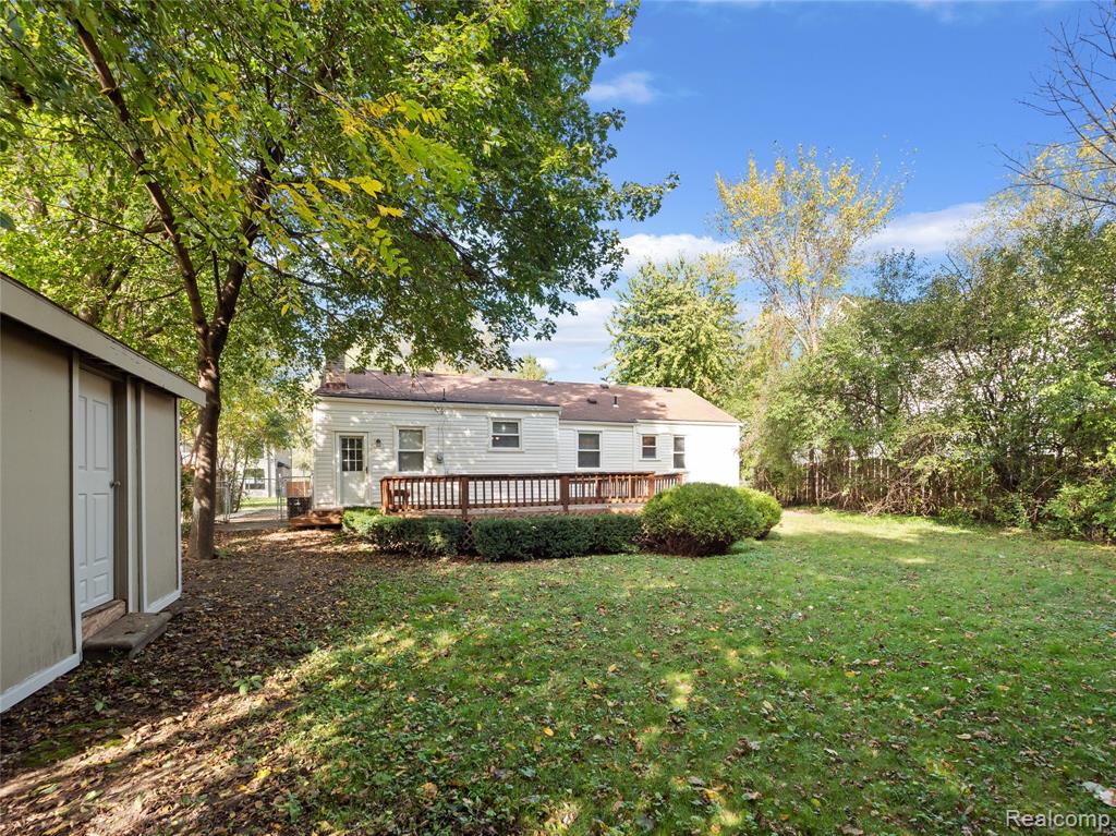 2046 Yorkshire Road Birmingham, MI 48009 - Photo 40 of 43
