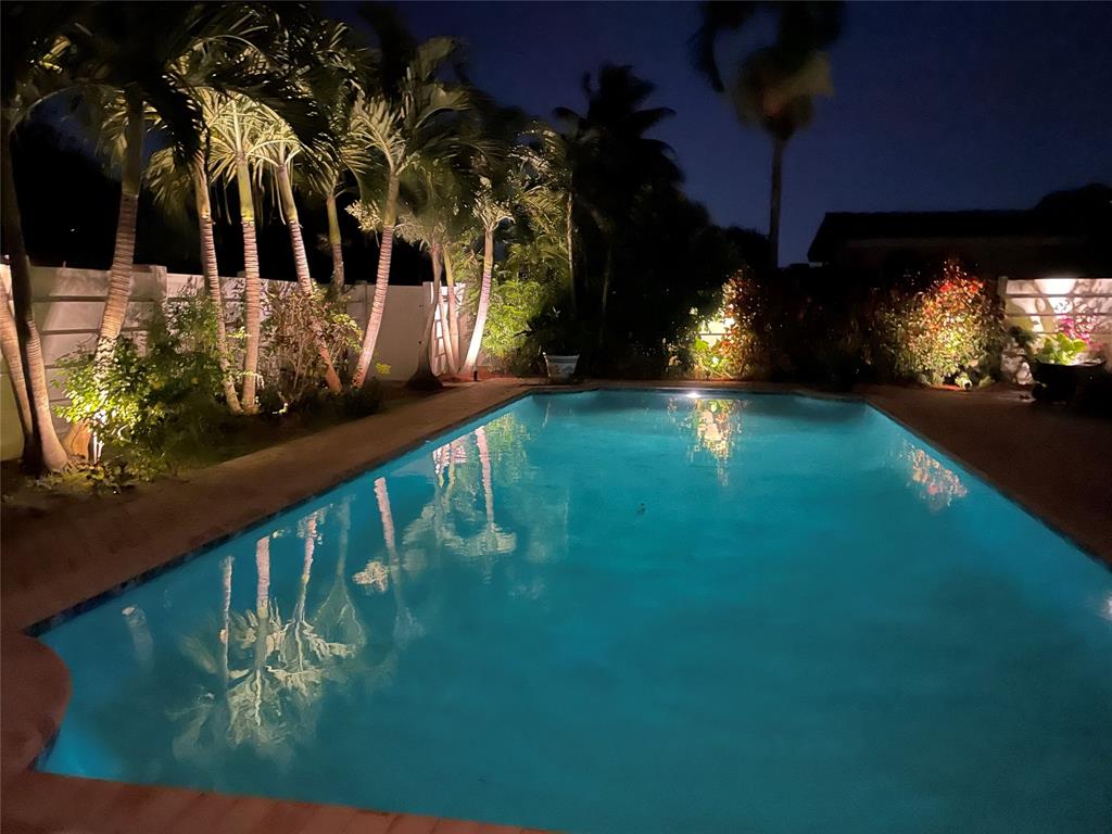 4700 Grant Street Hollywood, FL 33021 - Photo 30 of 32 a view of swimming pool from a balcony