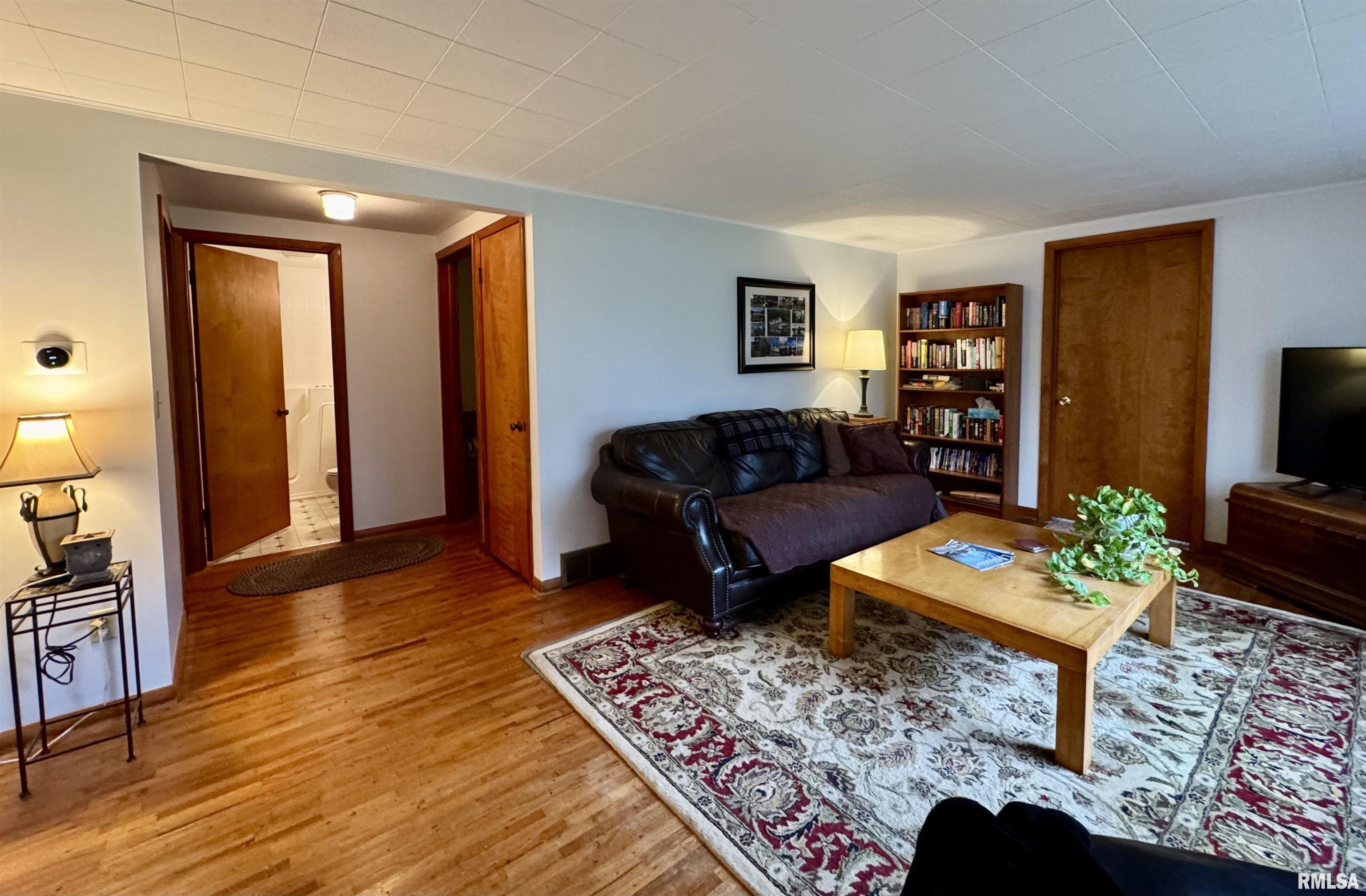 12144 North 1050th Road Macomb, IL 61455 - Photo 17 of 39