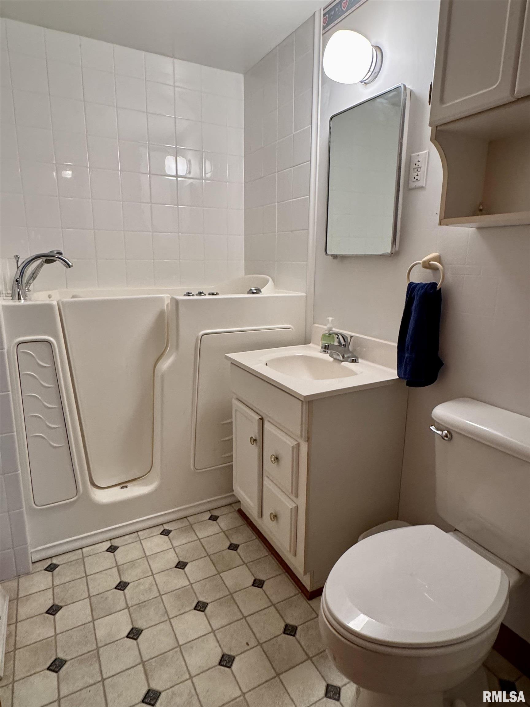12144 North 1050th Road Macomb, IL 61455 - Photo 24 of 39