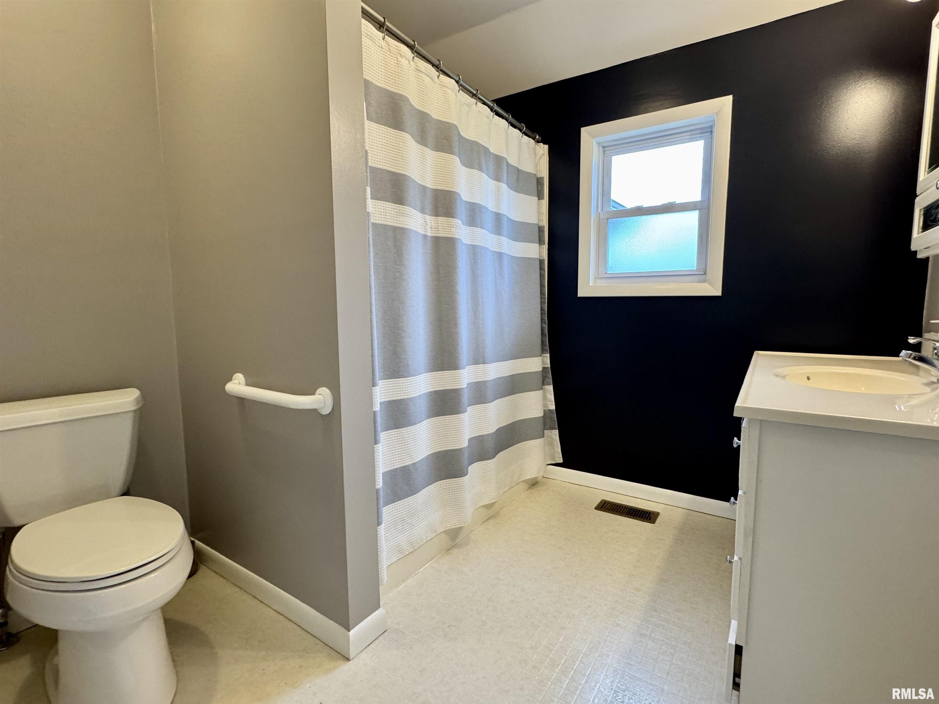 12144 North 1050th Road Macomb, IL 61455 - Photo 31 of 39