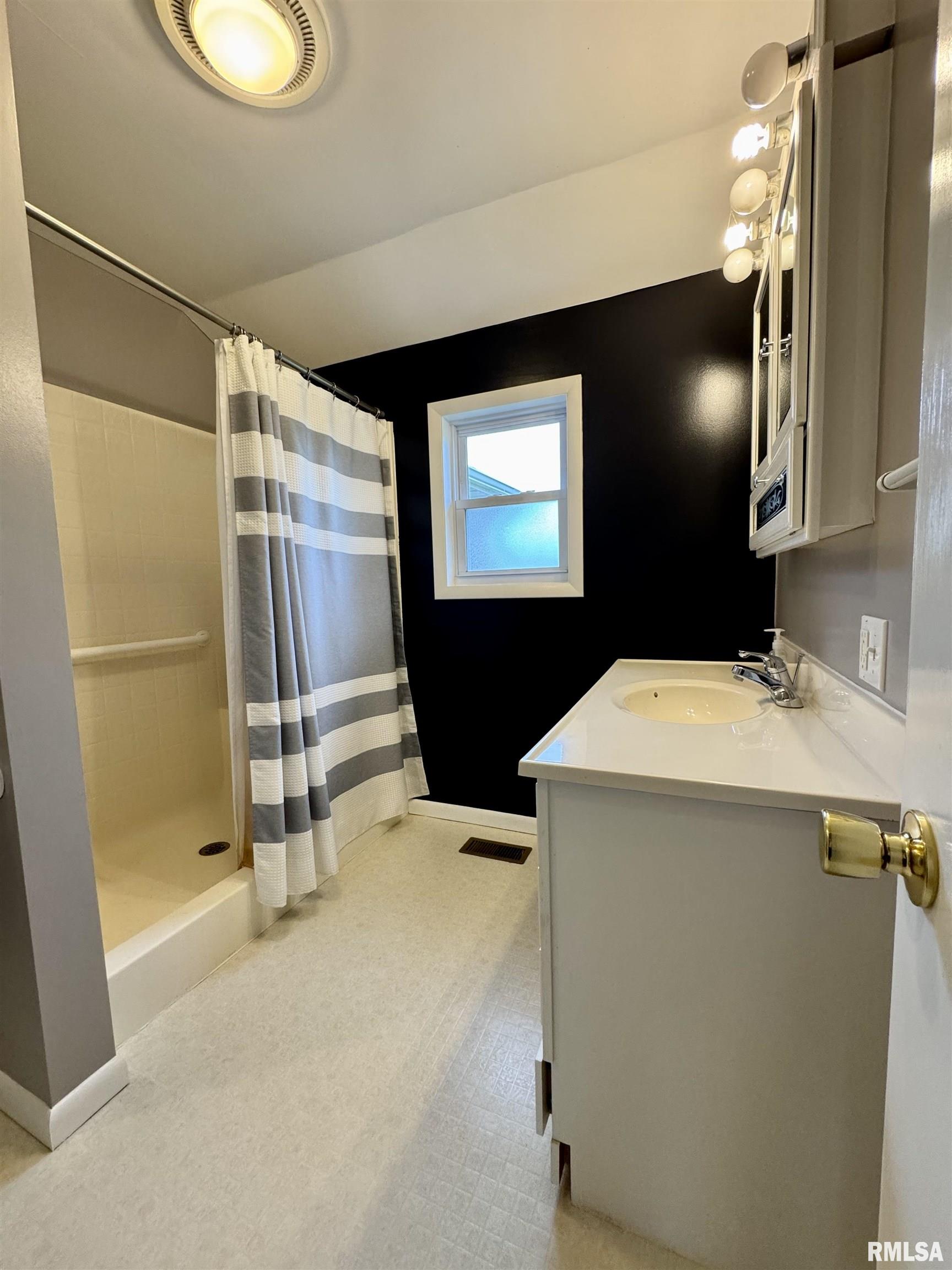 12144 North 1050th Road Macomb, IL 61455 - Photo 32 of 39