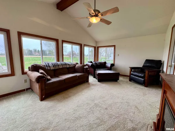 $163,000 | 12144 North 1050th Road, Macomb, IL 61455