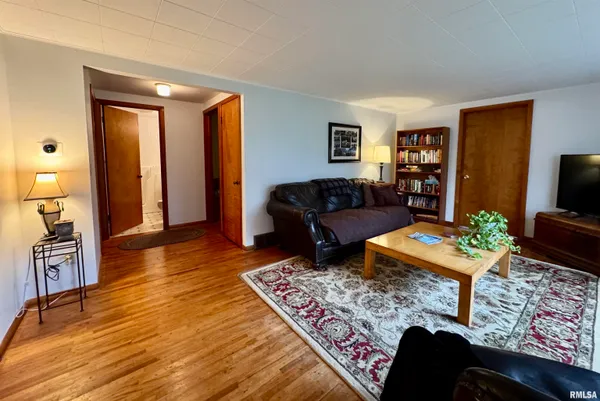 $163,000 | 12144 North 1050th Road, Macomb, IL 61455