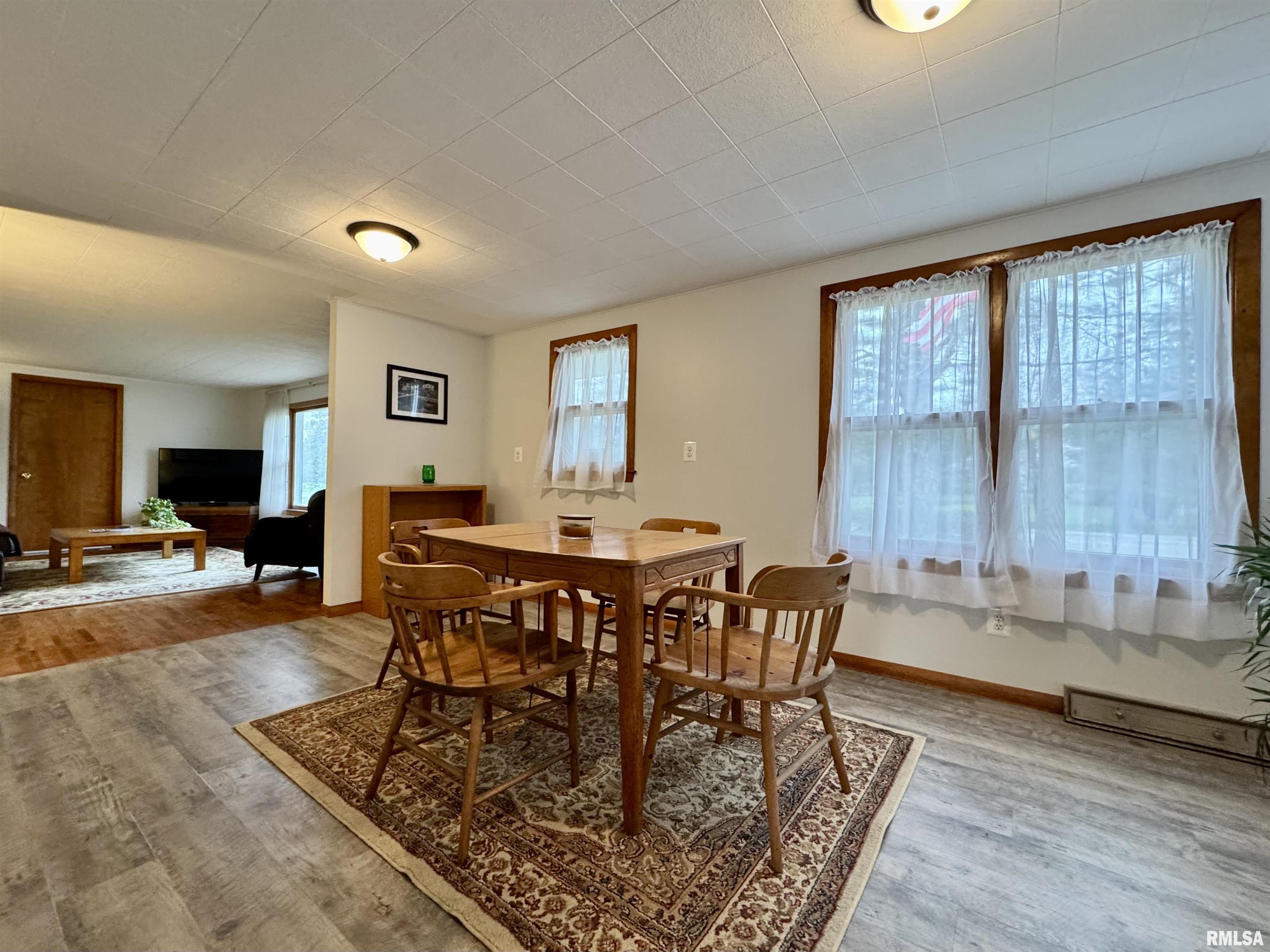 12144 North 1050th Road Macomb, IL 61455 - Photo 10 of 39
