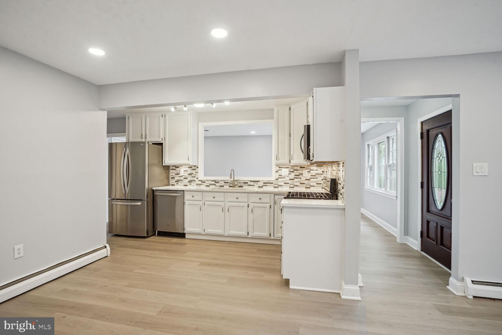 14416 Lamar Road Woodbridge, VA 22191 - Photo 2 of 20 Gallery Image 2