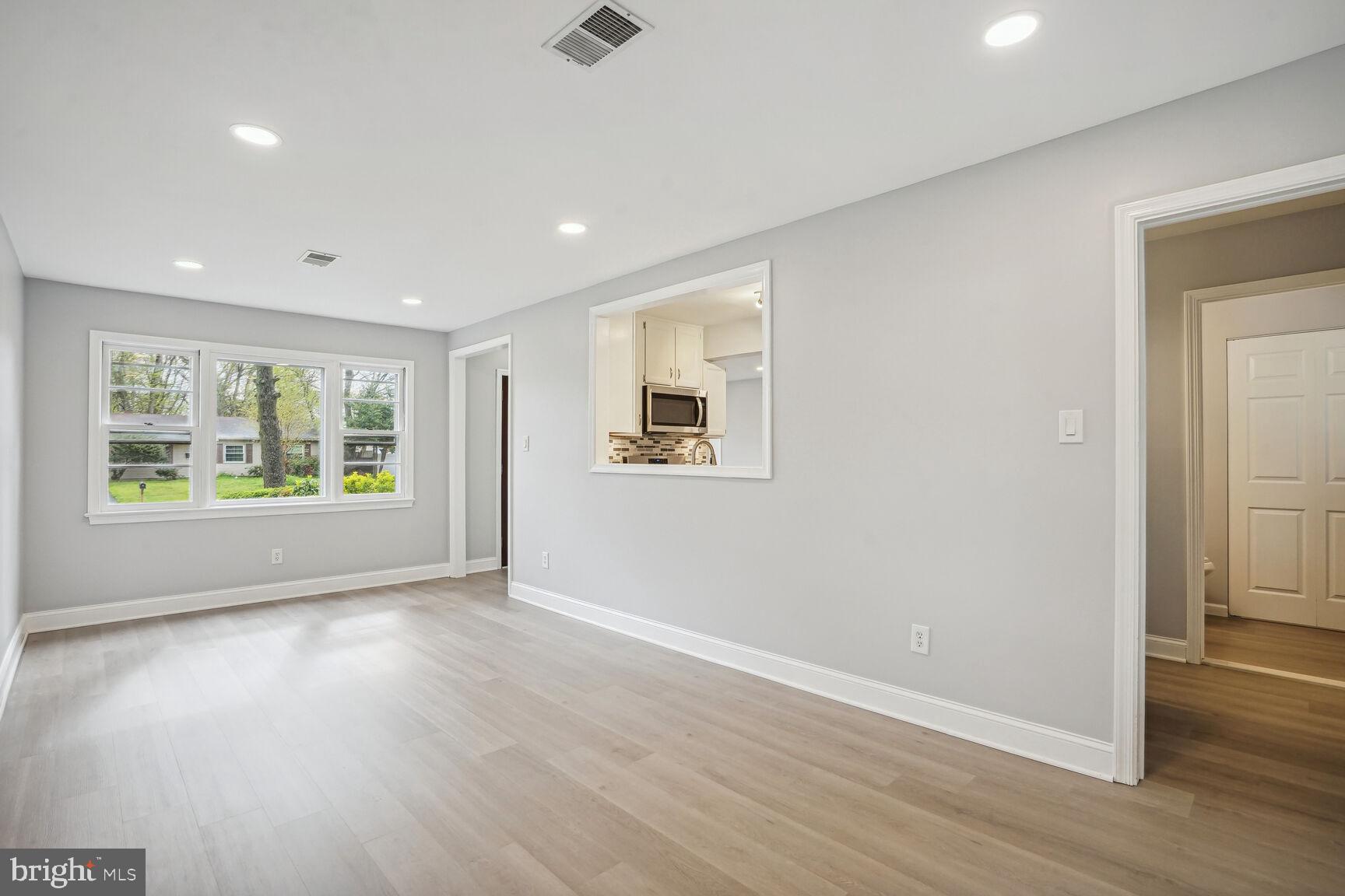 14416 Lamar Road Woodbridge, VA 22191 - Photo 7 of 20 Dining Room or Bonus Room