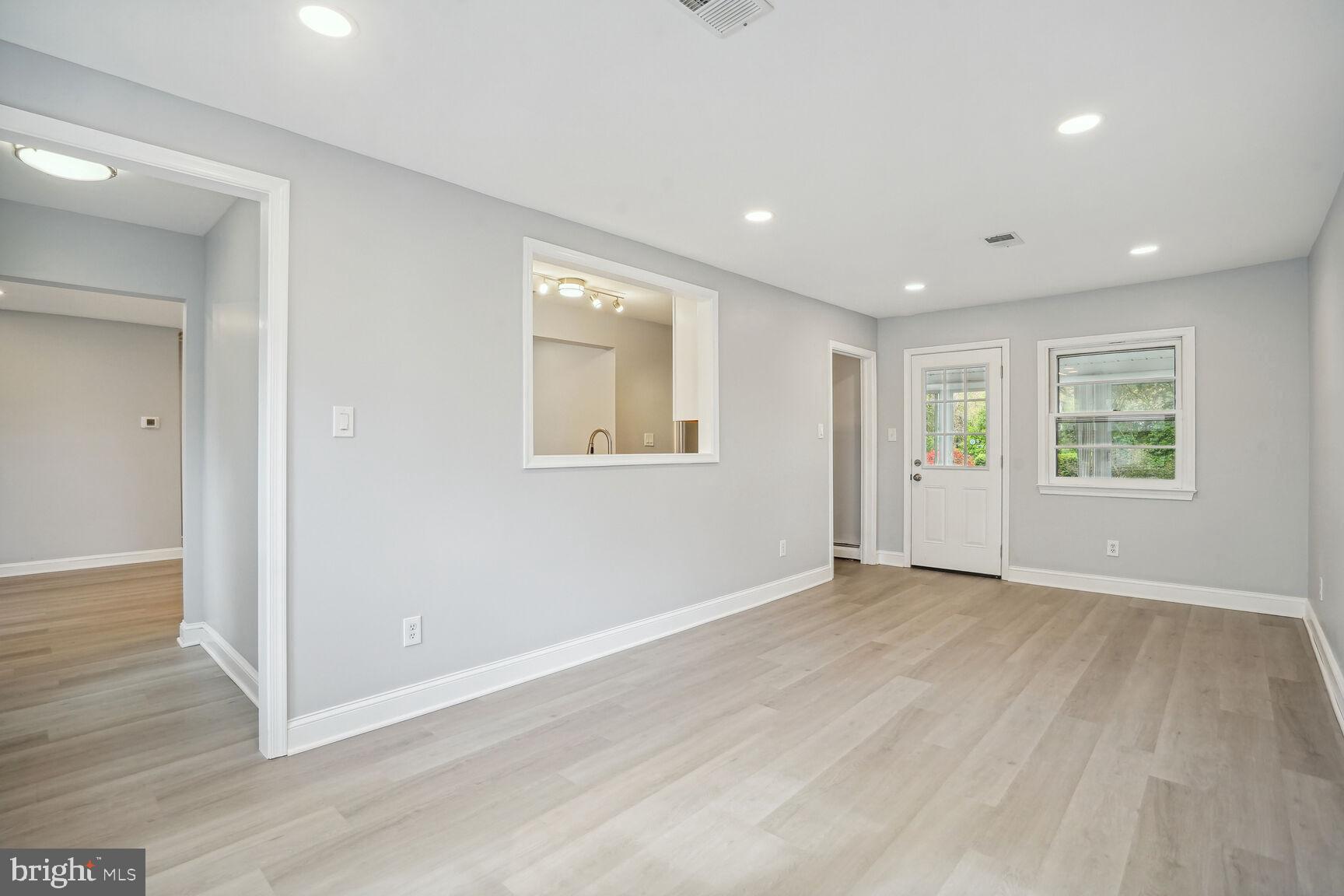 14416 Lamar Road Woodbridge, VA 22191 - Photo 8 of 20 Gallery Image 8