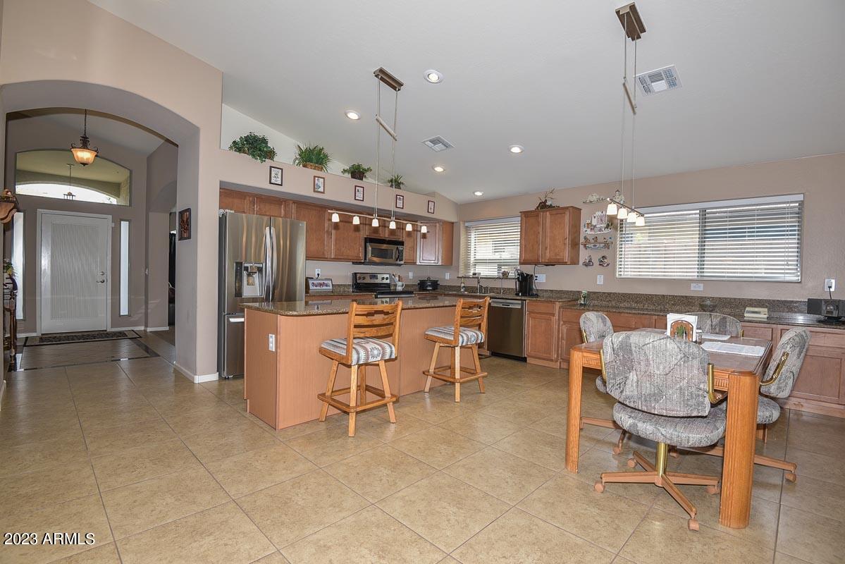 3911 West Grandview Road Phoenix, AZ 85053 - Photo 8 of 40 Kitchen