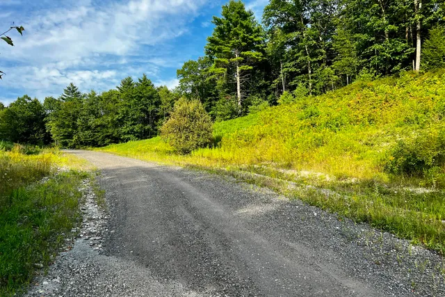 $400,000 | 57-57d Tinker Lane, Cumberland Center, ME 04021