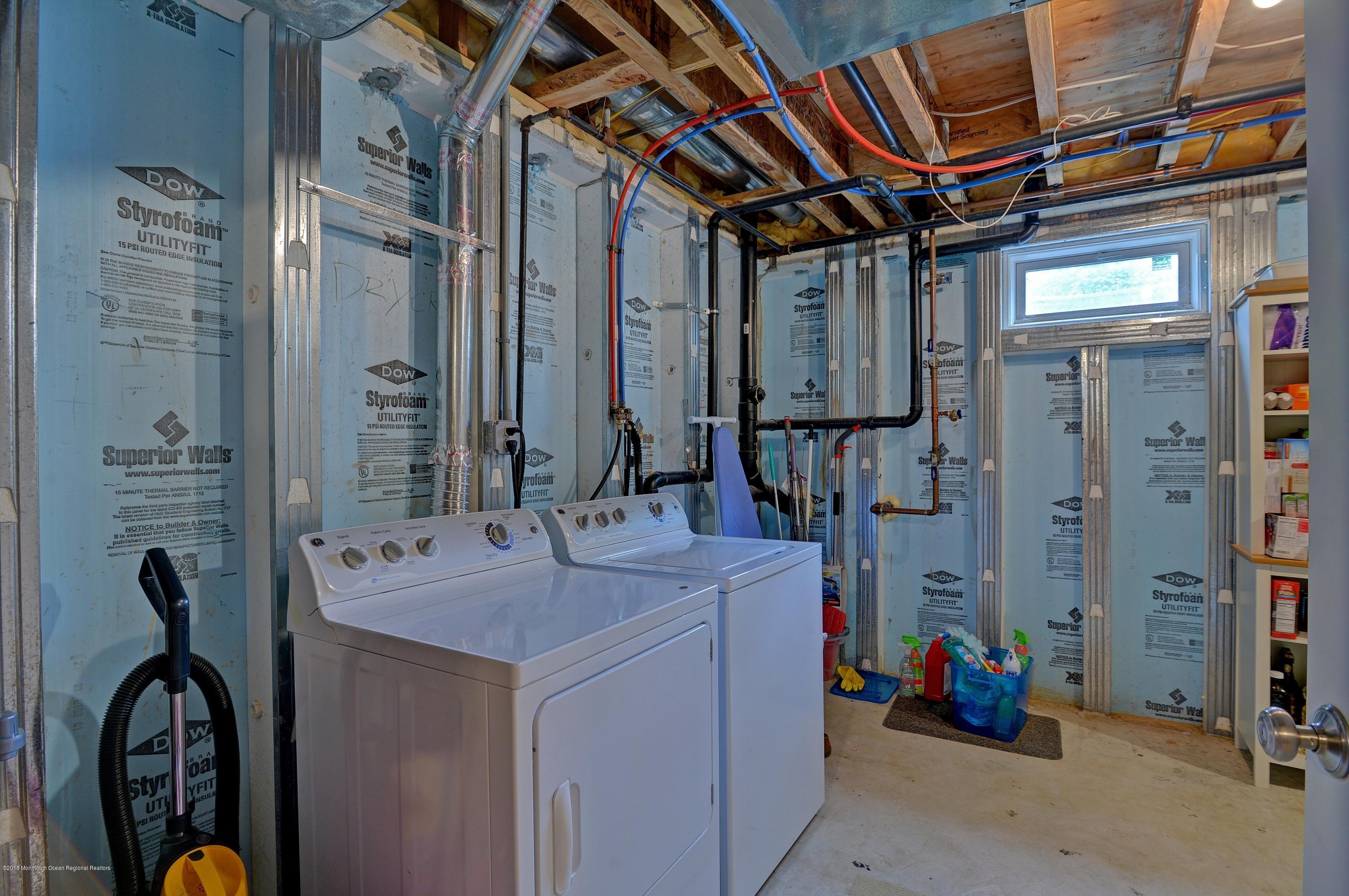 309 Florence Road Middletown, NJ 07748 - Photo 23 of 29 023_Laundry