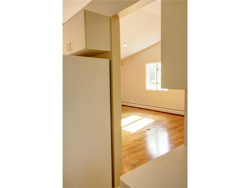 23 Alfred Stone Road Pawtucket, RI 02860 - Photo 8 of 16 Kitchen.