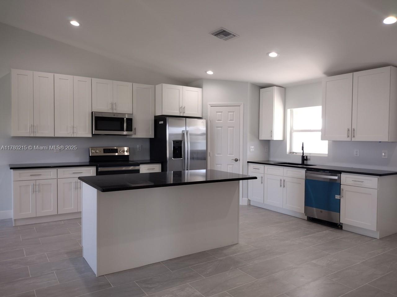 400 Carter Street LaBelle, FL 33935 - Photo 2 of 7