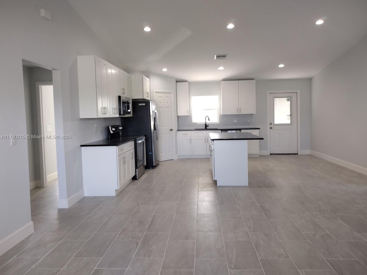 400 Carter Street LaBelle, FL 33935 - Photo 3 of 7