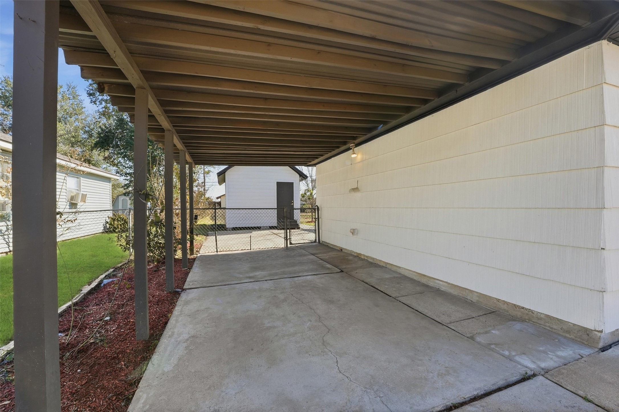 13915 Nitida Street Houston, TX 77045 - Photo 17 of 32