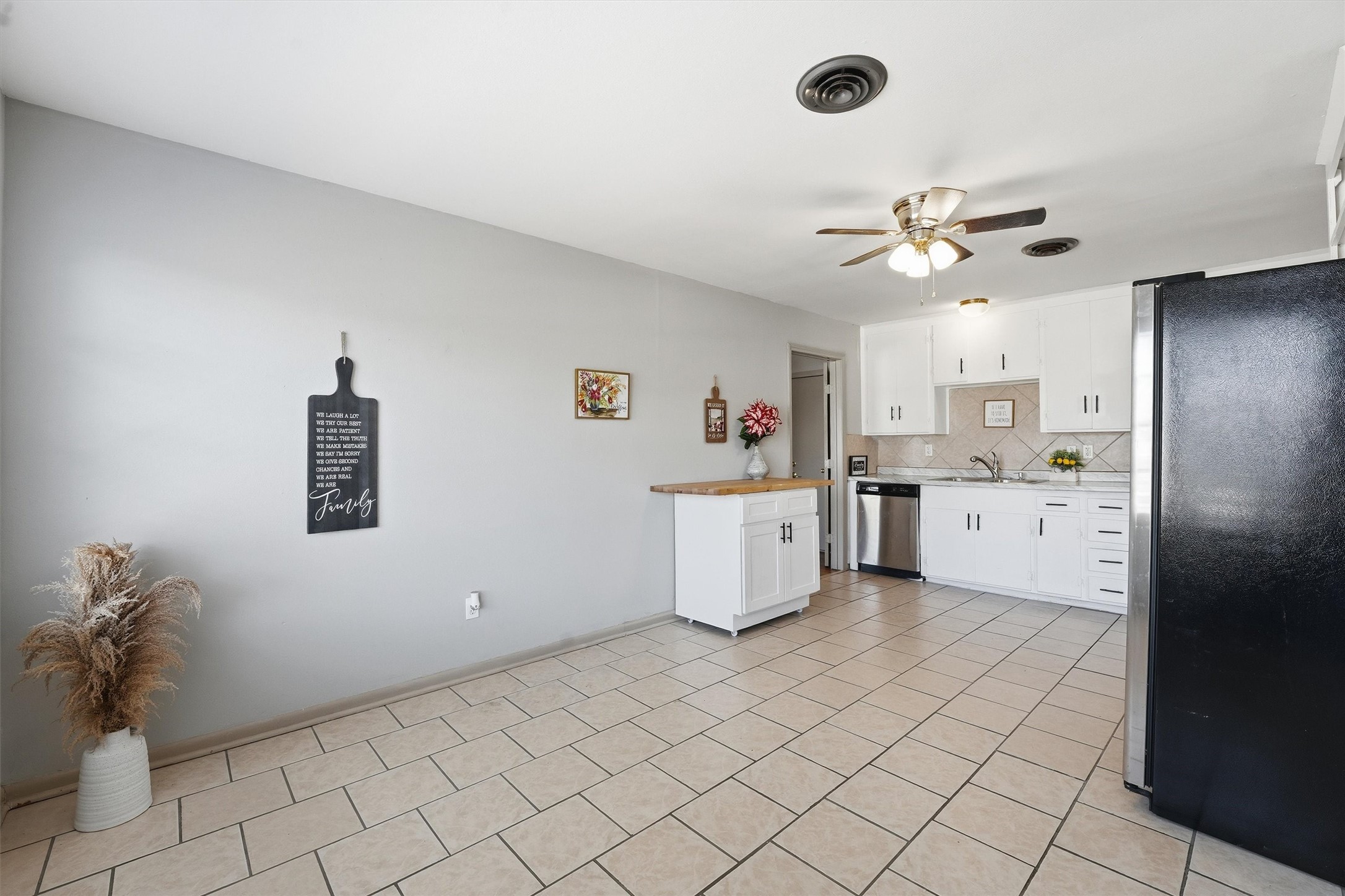 13915 Nitida Street Houston, TX 77045 - Photo 9 of 32