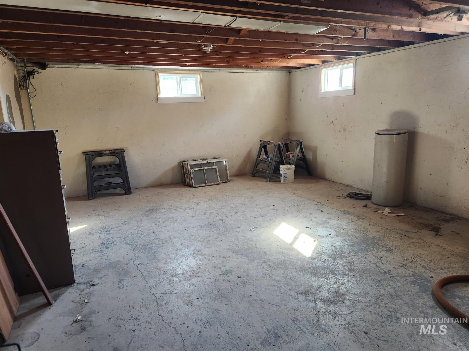 525 North 4th Street Nyssa, OR 97913 - Photo 11 of 17 Basement featuring healthy amount of natural light