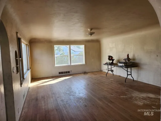 $250,000 | 525 North 4th Street, Nyssa, OR 97913