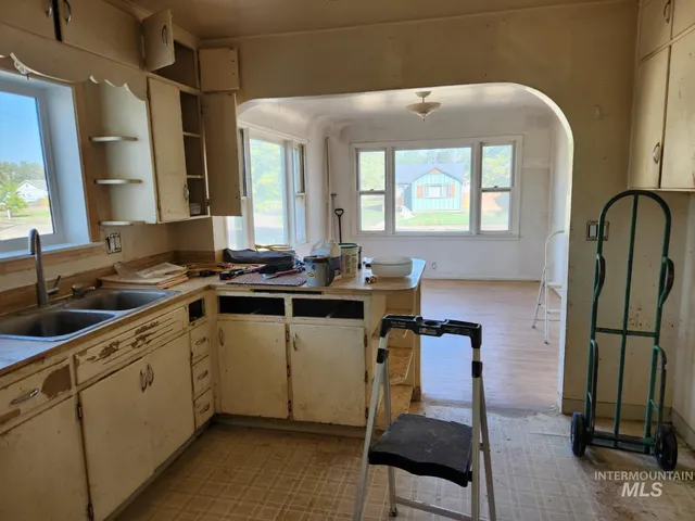 $250,000 | 525 North 4th Street, Nyssa, OR 97913