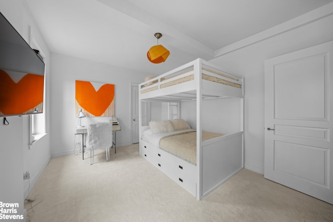 32 Washington Square West, Unit 14E Manhattan, NY 10011 - Photo 20 of 28