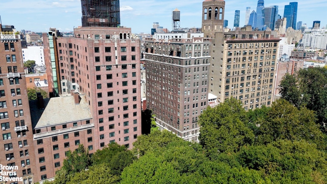 32 Washington Square West, Unit 14E Manhattan, NY 10011 - Photo 25 of 28