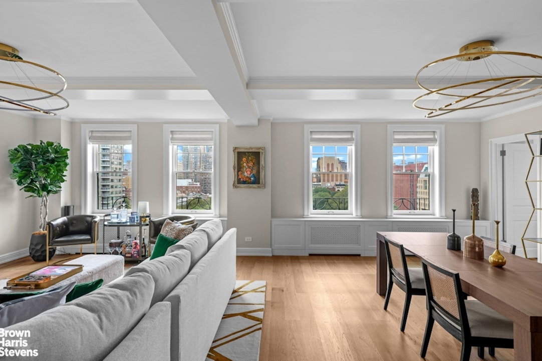 32 Washington Square West, Unit 14E Manhattan, NY 10011 - Photo 5 of 28