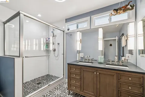$1,399,000 | 3320 Burdeck Drive, Oakland, CA 94602
