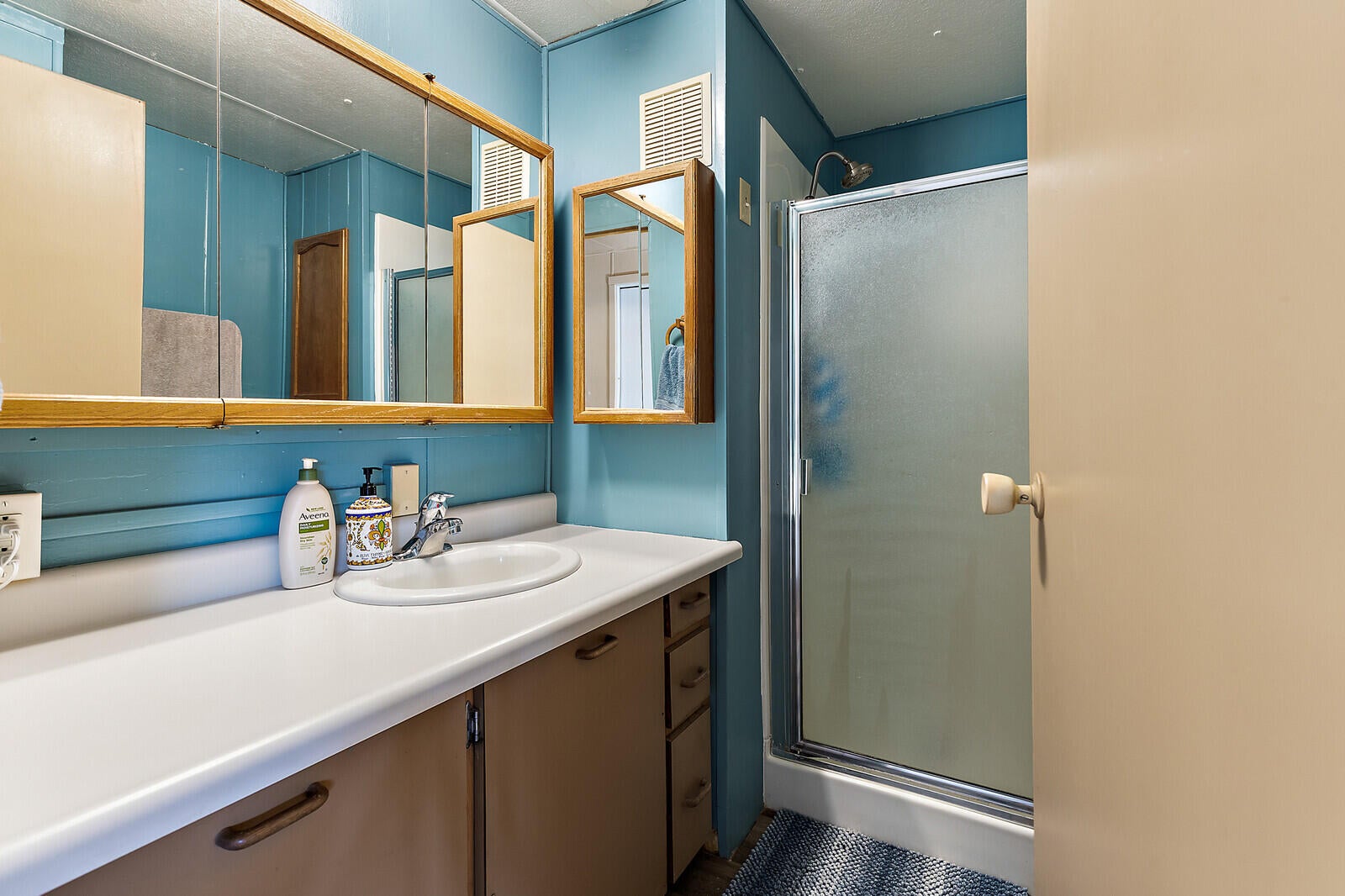9699 Wagner Creek Road Talent, OR 97540 - Photo 46 of 52 Bathroom
