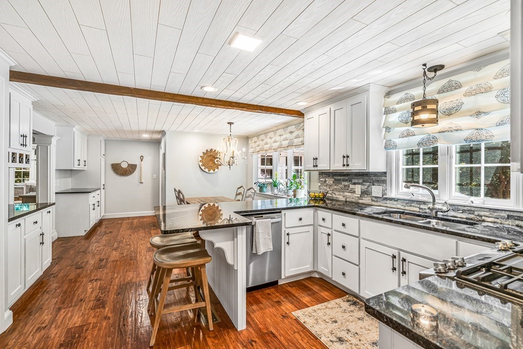 27 Jefferson Road Franklin, MA 02038 - Photo 11 of 42 Gallery Image 11