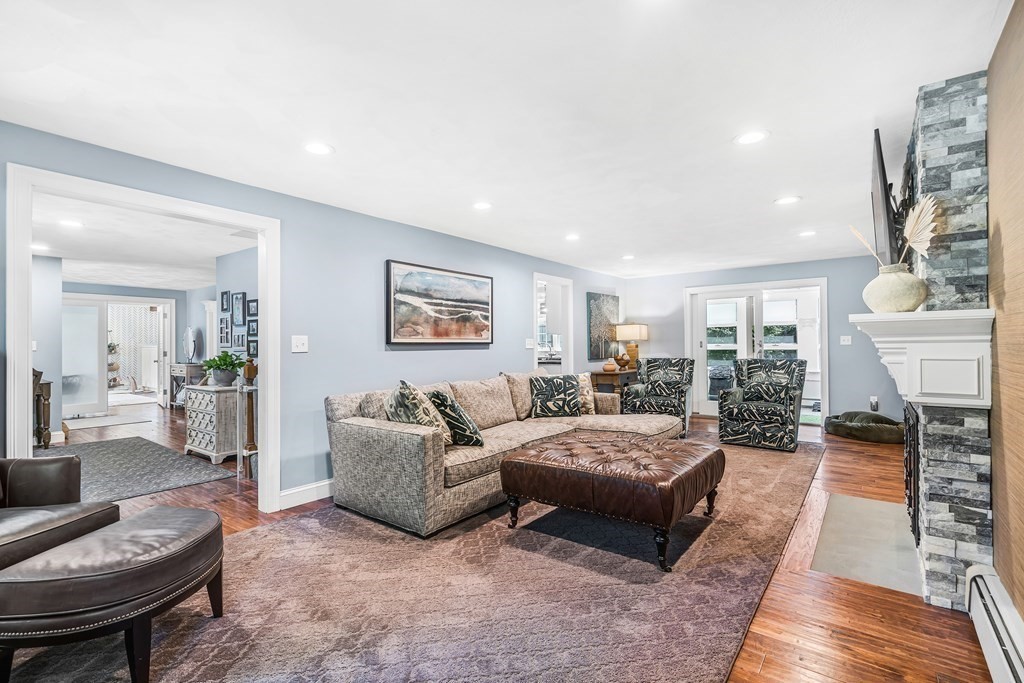 27 Jefferson Road Franklin, MA 02038 - Photo 8 of 42 Gallery Image 8