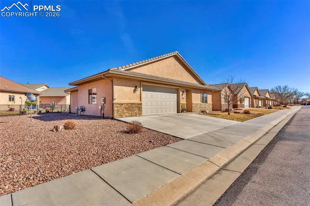 $429,900 | 4015 North Cranberry Loop, Canon City, CO 81212
