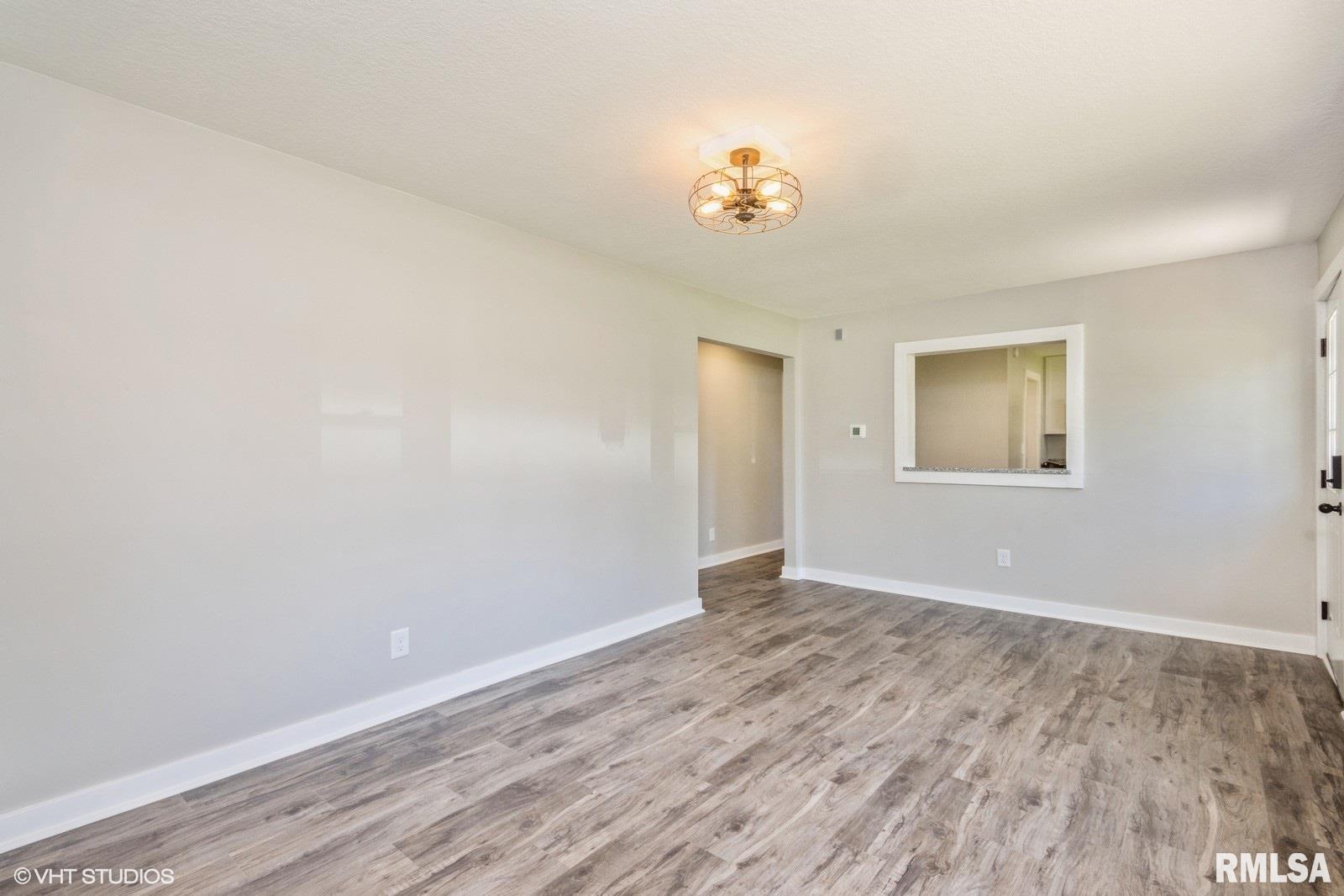 3535 South Skyline Avenue Decatur, IL 62521 - Photo 4 of 15