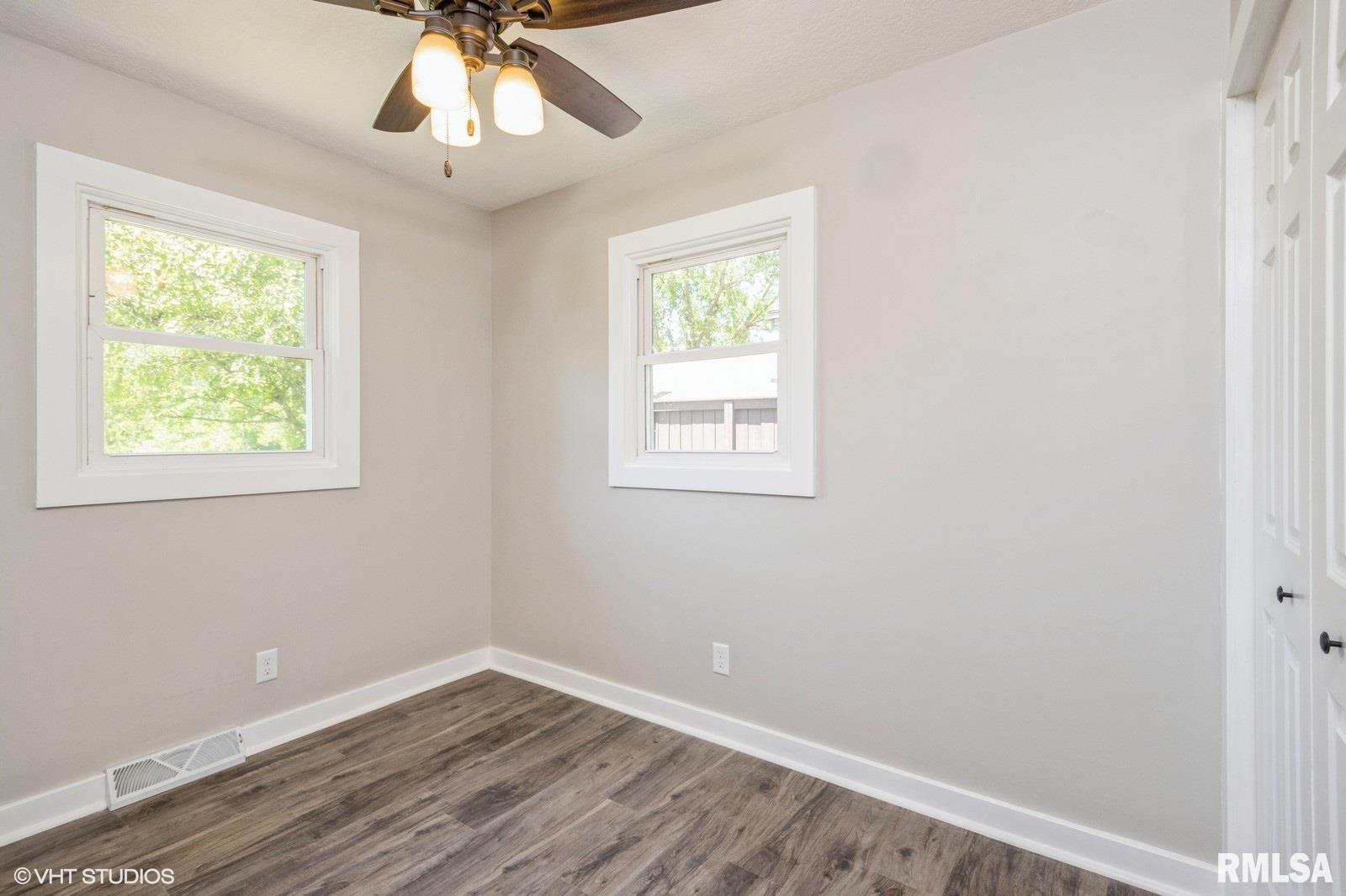 3535 South Skyline Avenue Decatur, IL 62521 - Photo 9 of 15
